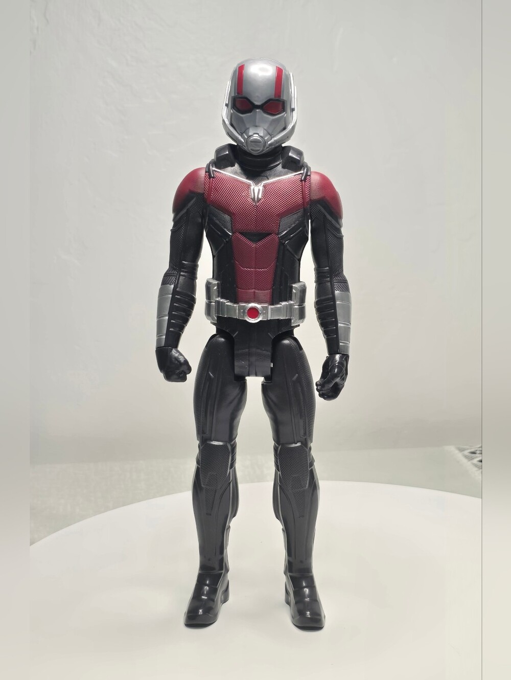2018 Marvel Hasbro Ant-Man Figure Toy Collectible  [ Read Details ]